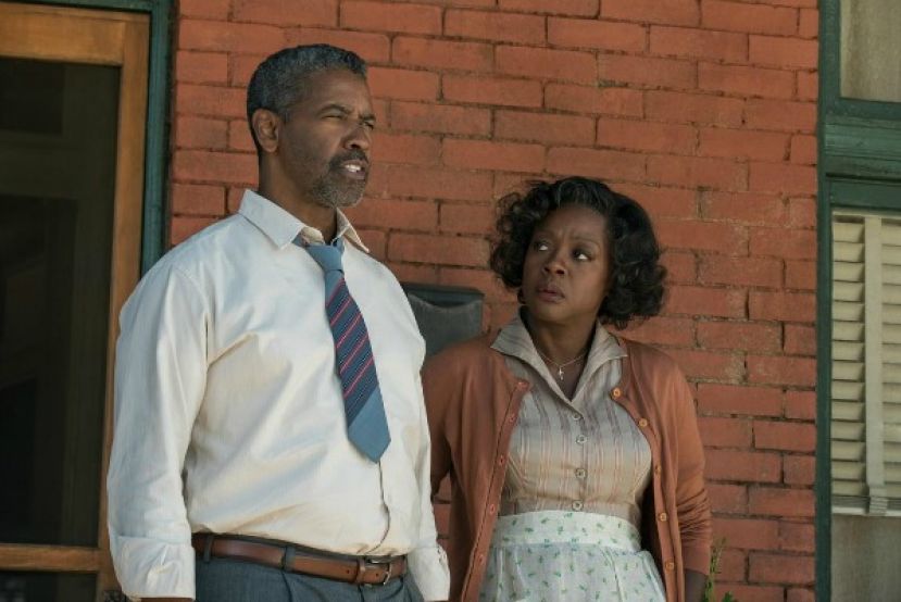 Actors Denzel Washington and Viola Davis in the movie Fences